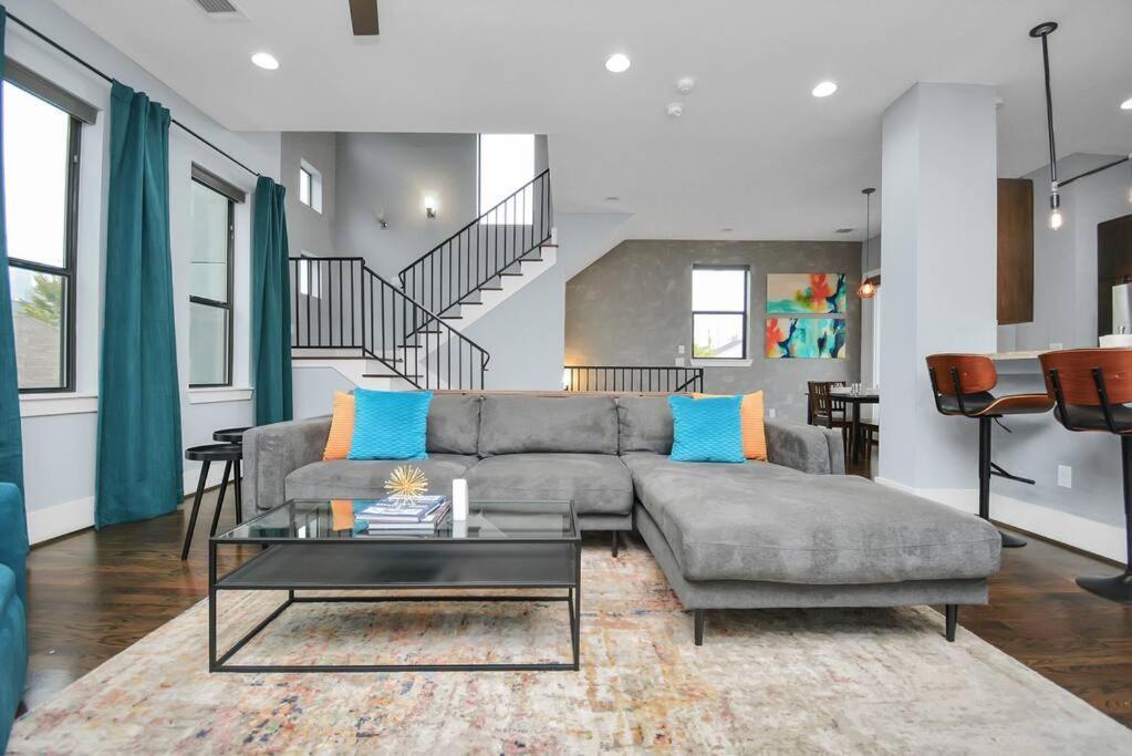 Skyline Views - Sleeps 10 Home Near Downtown Houston Exteriör bild