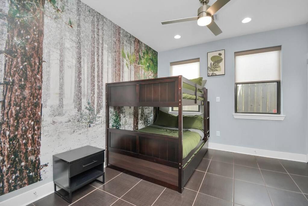 Skyline Views - Sleeps 10 Home Near Downtown Houston Exteriör bild