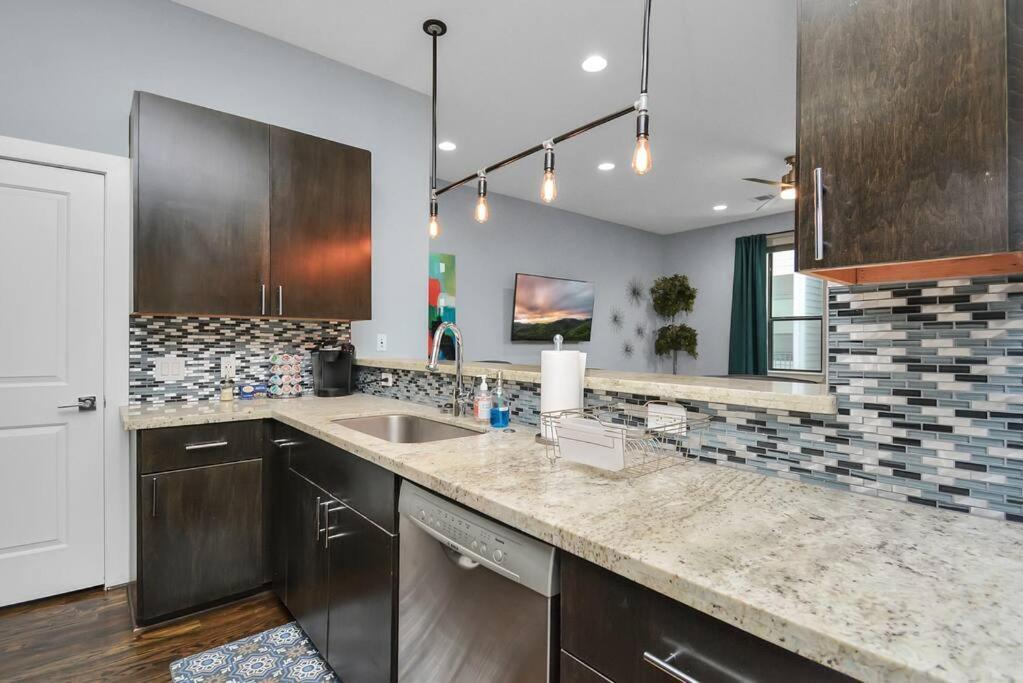 Skyline Views - Sleeps 10 Home Near Downtown Houston Exteriör bild