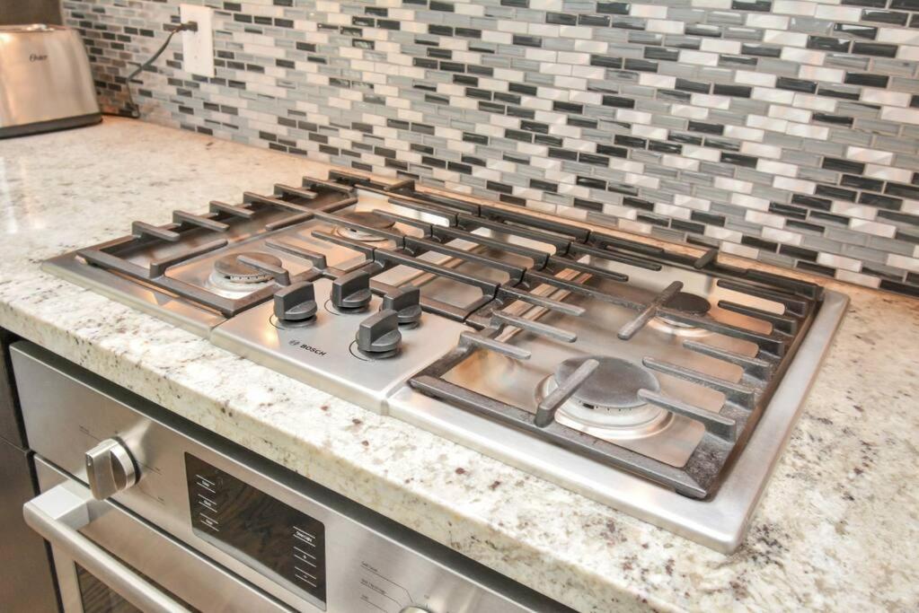Skyline Views - Sleeps 10 Home Near Downtown Houston Exteriör bild