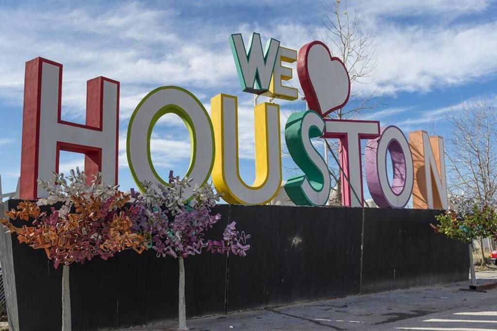 Skyline Views - Sleeps 10 Home Near Downtown Houston Exteriör bild