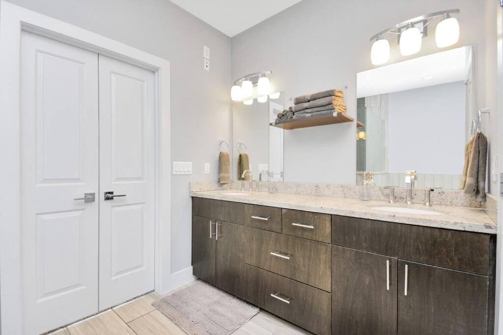 Skyline Views - Sleeps 10 Home Near Downtown Houston Exteriör bild